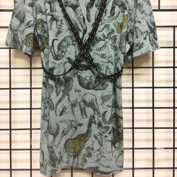 🔴 Animal Print All Over Harness Tee NWT Unisex - Picture 5 of 6